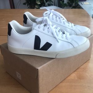 Esplar leather tennis shoe with logo
